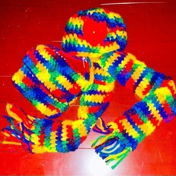 HANDCRAFTED Crocheted Rainbow Baby Babydoll Bonnet, Scarf & Purse~New - Picture 1 of 1